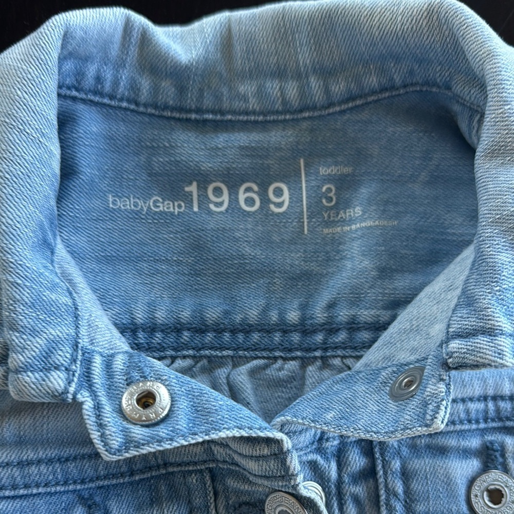 GAP Light Blue Denim Vest - Picture 2 of 2